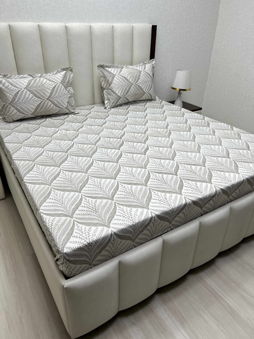 

Pure Decor Royal Passion Grey Printed Cotton 380 TC Queen Bedsheet Set 2.28 m x 2.54 m
