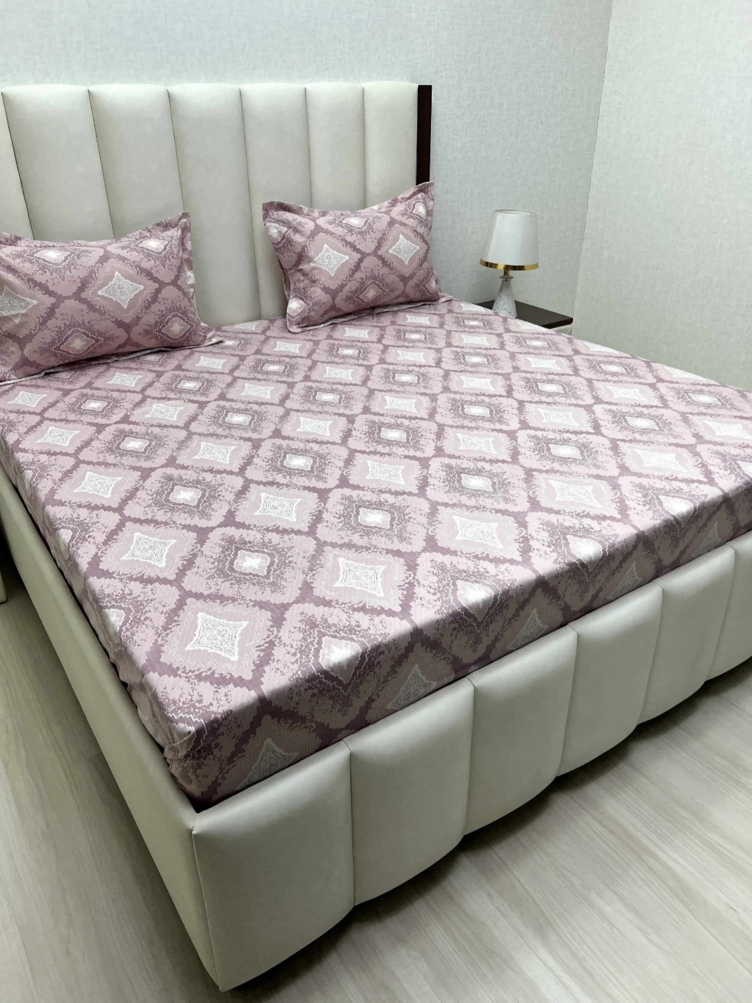 

Pure Decor Royal Passion Purple Printed Pure Cotton 400TC Queen Bedsheet Set 2.28m x 2.54m