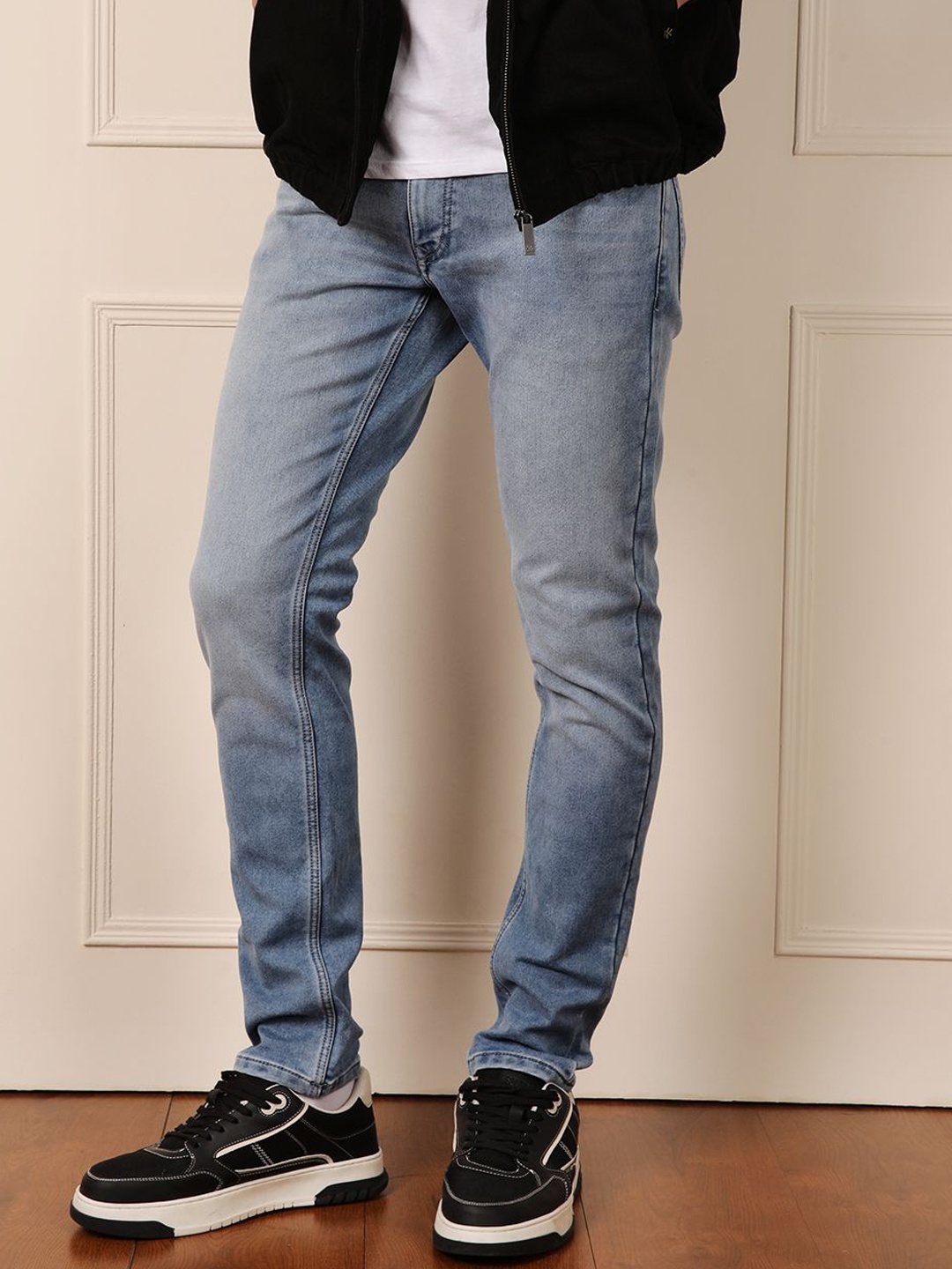 

WROGN Men Cotton Comfort Slim Fit Heavy Fade Jeans, Blue