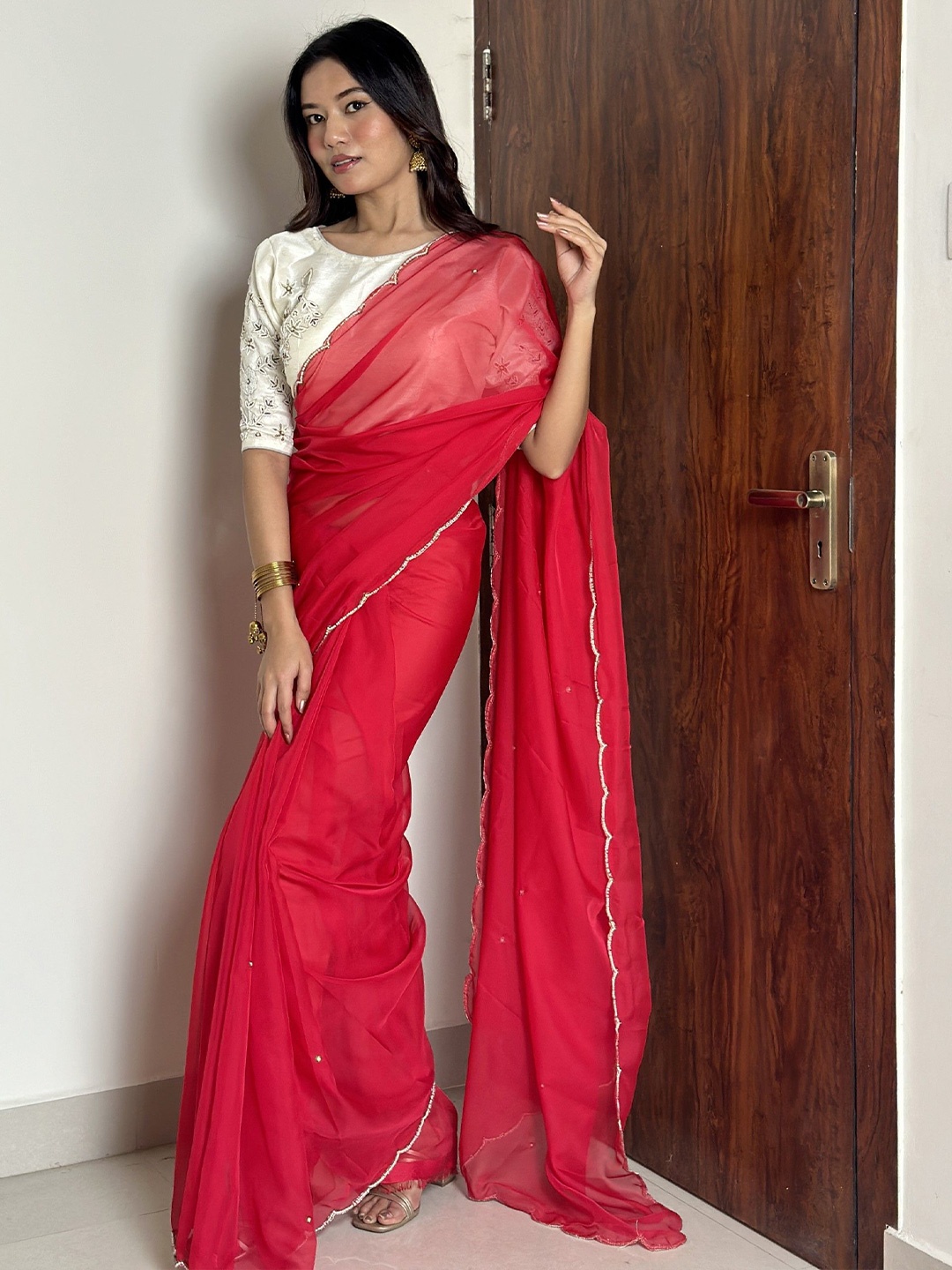 

DIVASTRI Beads and Stones Organza Saree, Red