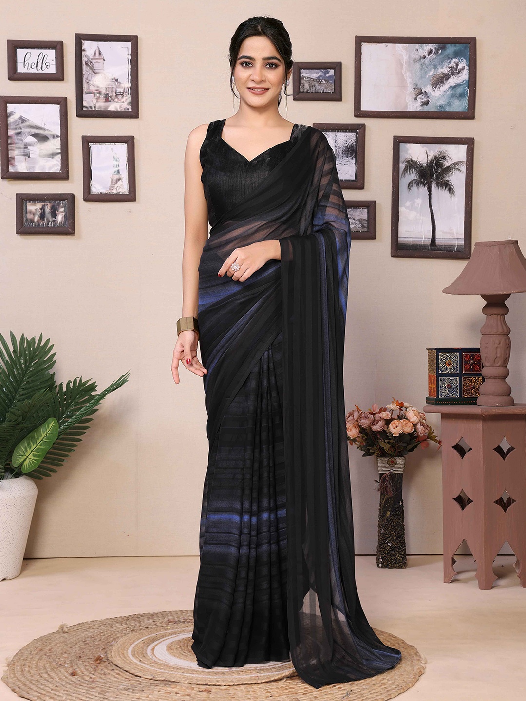 

Rhey Pure Georgette Saree, Black