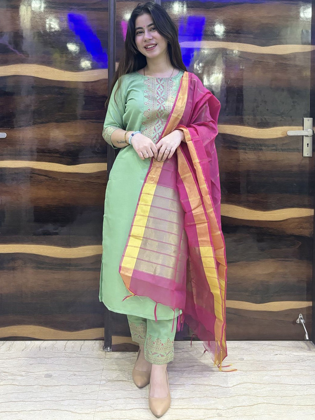 

VredeVogel Floral Yoke Design Foil Printed Straight Kurta With Trouser And Dupatta, Green