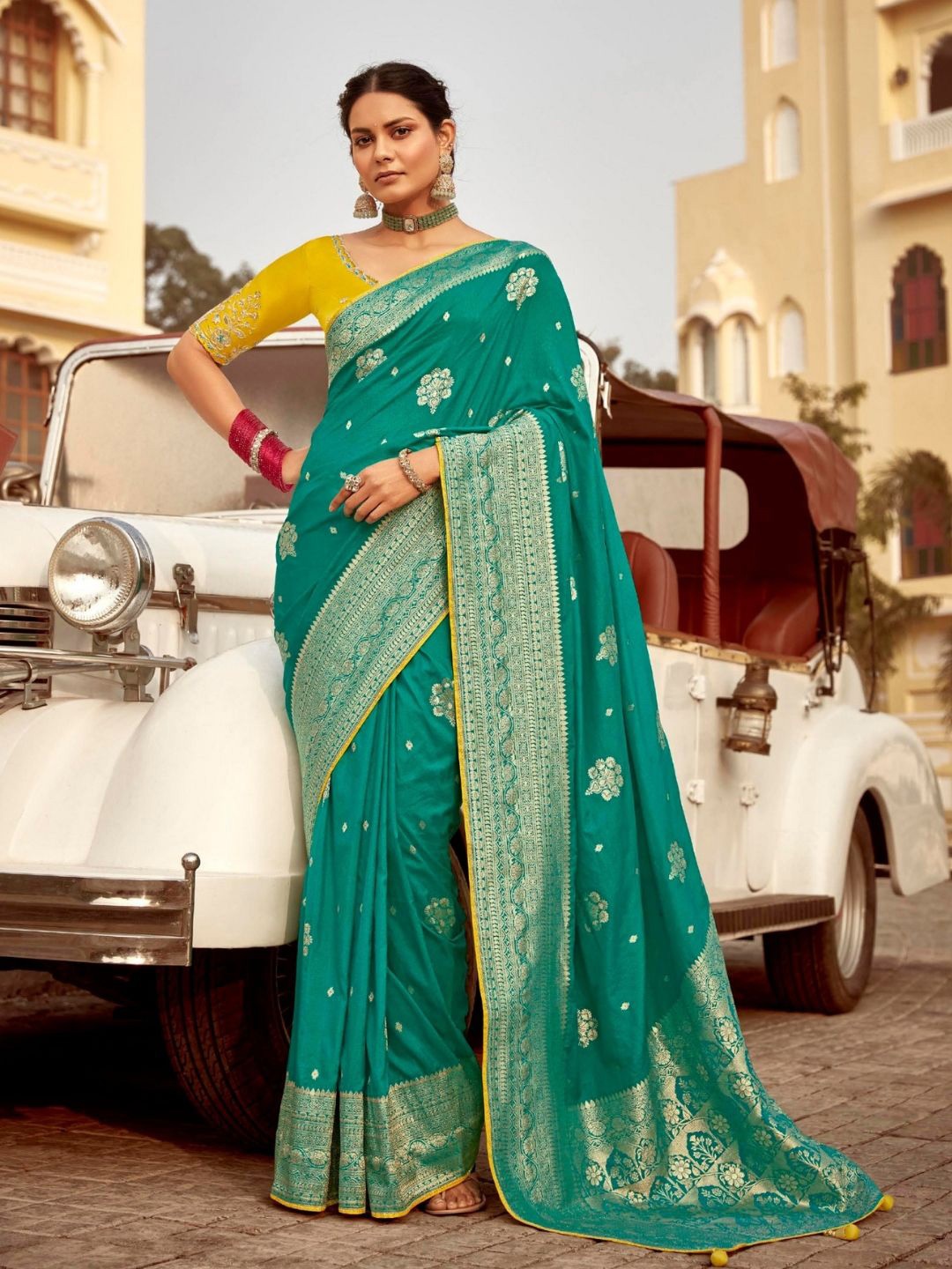 

DEVATITHI Teal Banarasi Silk Saree