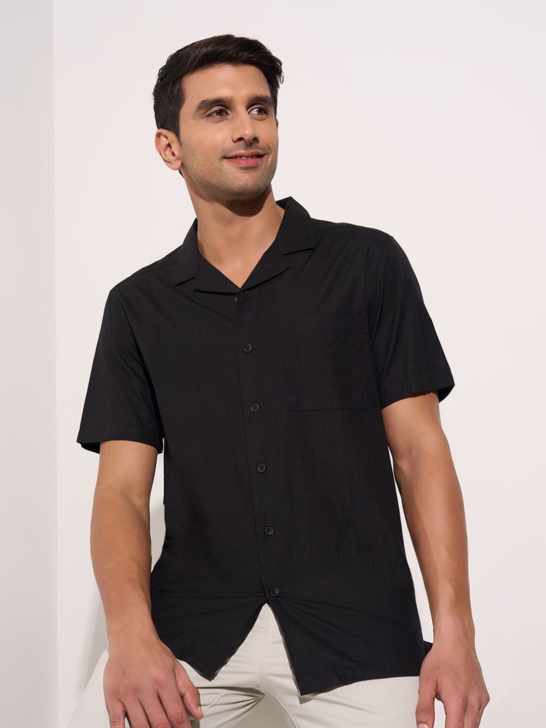 

Peregrine by Pantaloons Men Slim Fit Opaque Printed Casual Shirt, Black