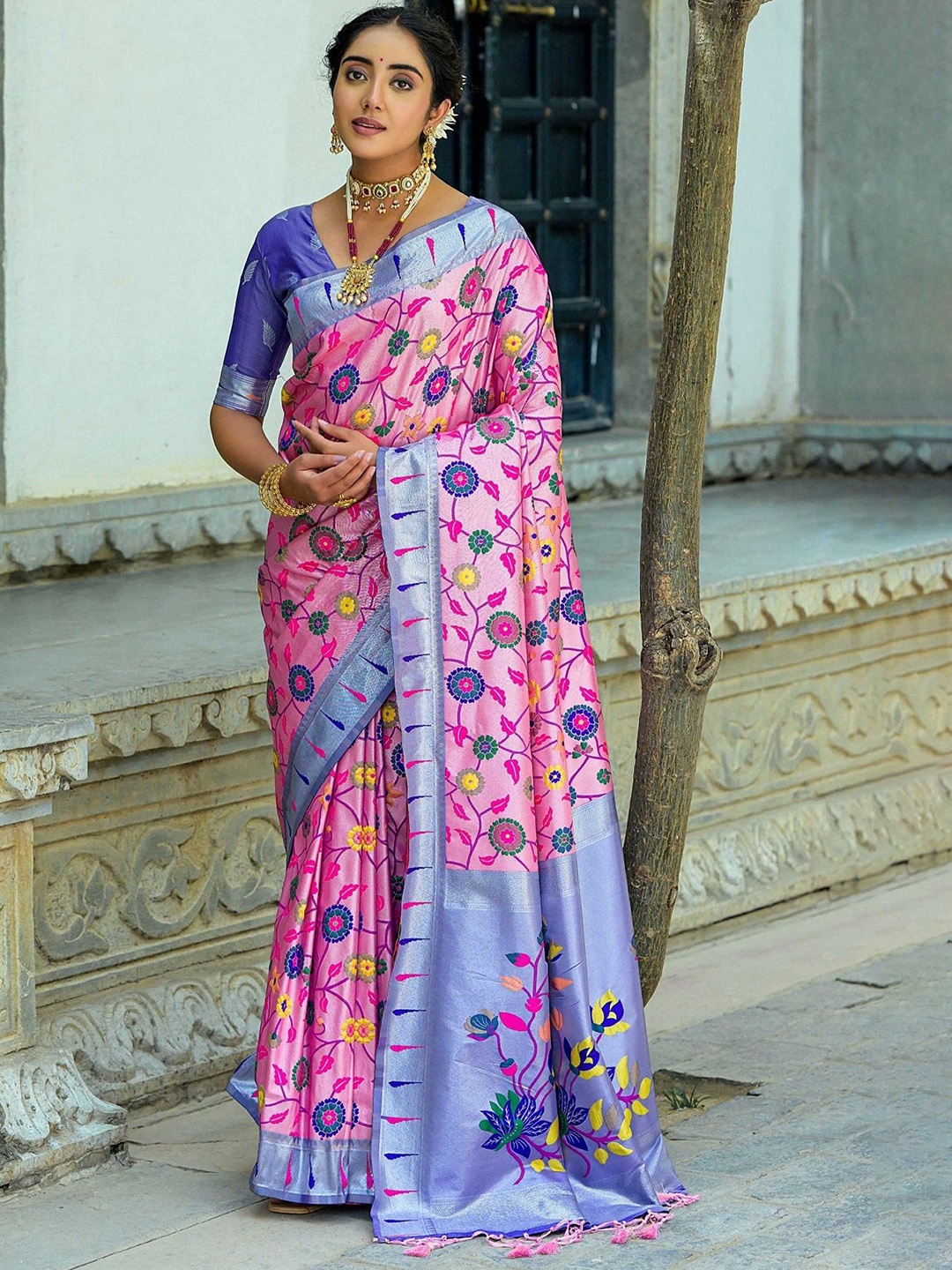 

DIVASTRI Woven Design Silk Blend Designer Paithani Saree, Pink