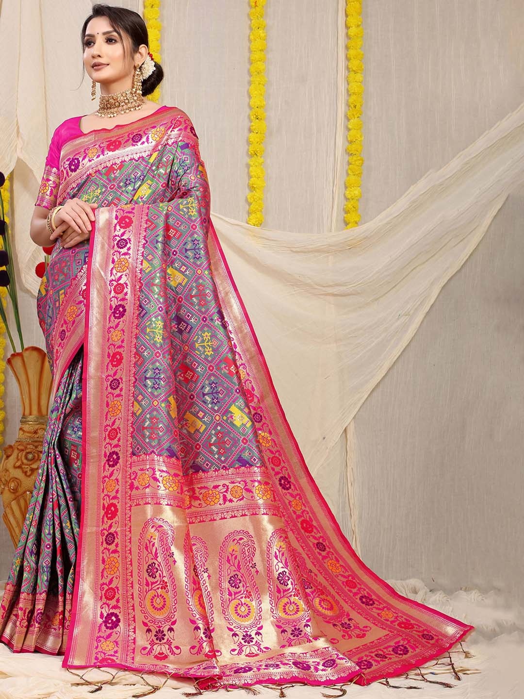

Kandora Woven Design Zari Pure Silk Banarasi Saree, Grey