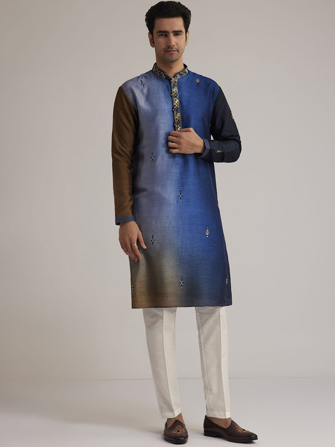 

KALKI Fashion Geometric Embroidered Mandarin Collar Silk Straight Kurta With Trousers, Blue