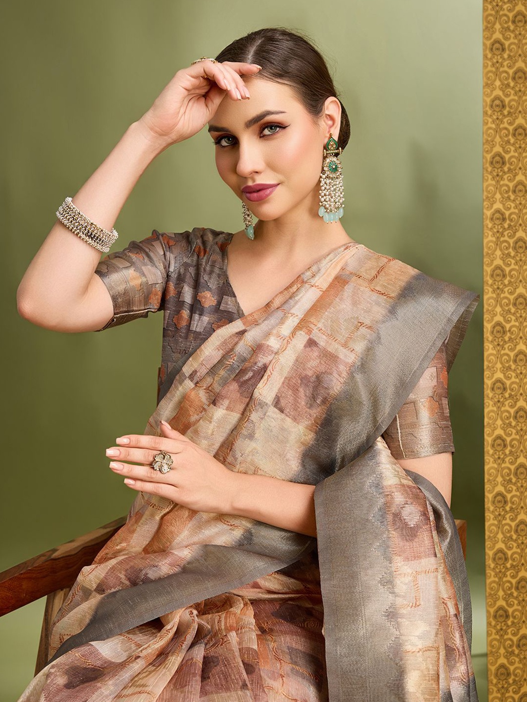 

Mantrotsav Zari Art Silk Saree, Grey