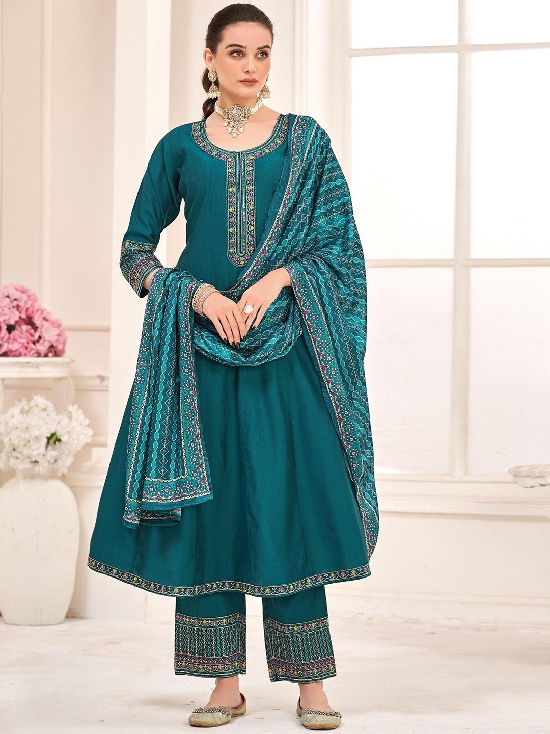 

FABZOO RIYA Floral Yoke Design Panelled Zari Anarkali Kurta With Trouser And Dupatta, Teal