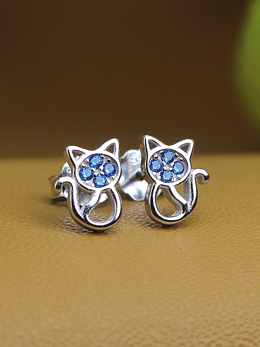 

DEVASHREE 925 Silver Rhodium-Plated Sapphire CZ Studded Cat Animal Shaped Studs, Blue