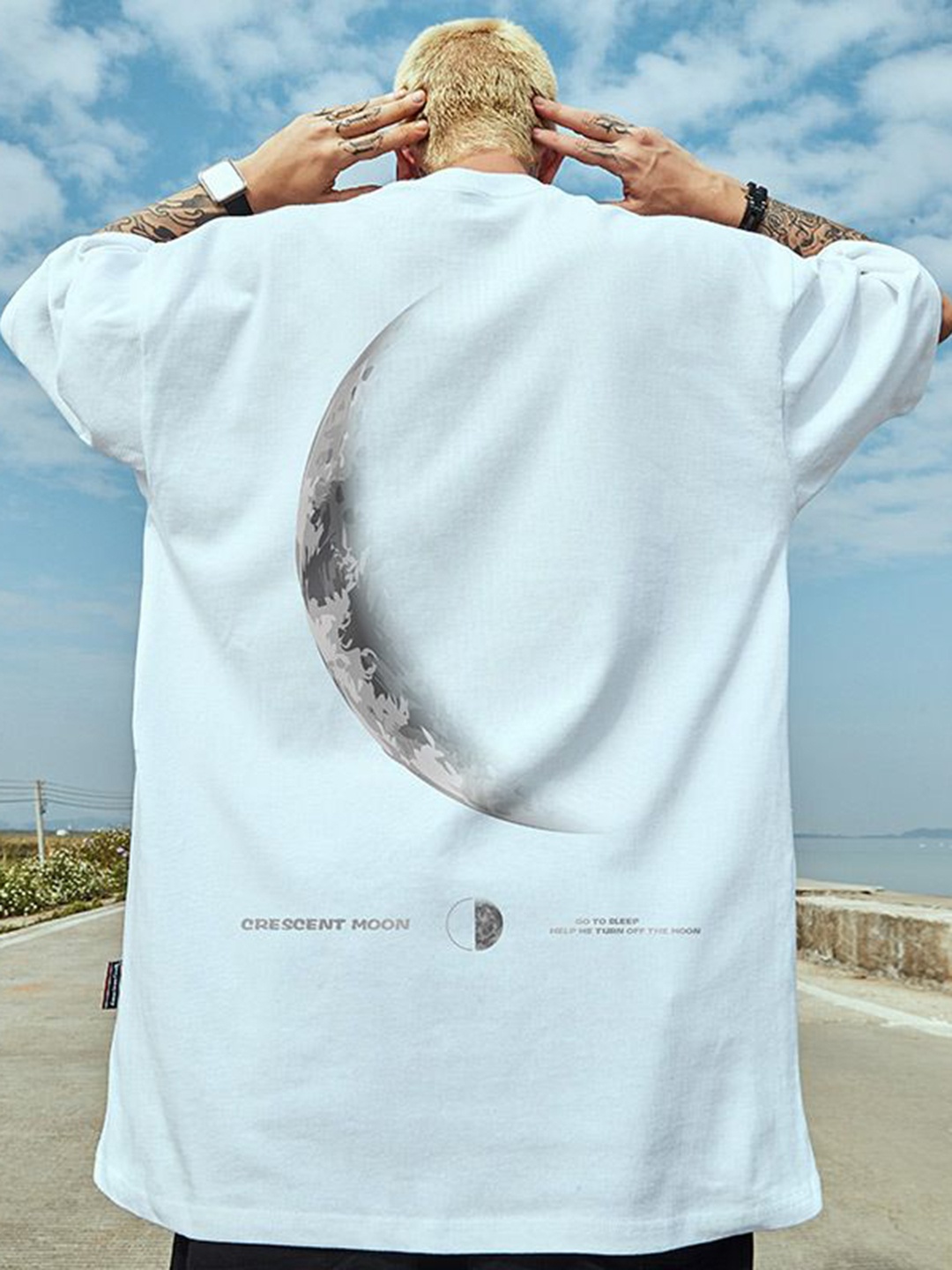 

HERE&NOW Men Graphic Printed Round Neck Oversized T-shirt, Black