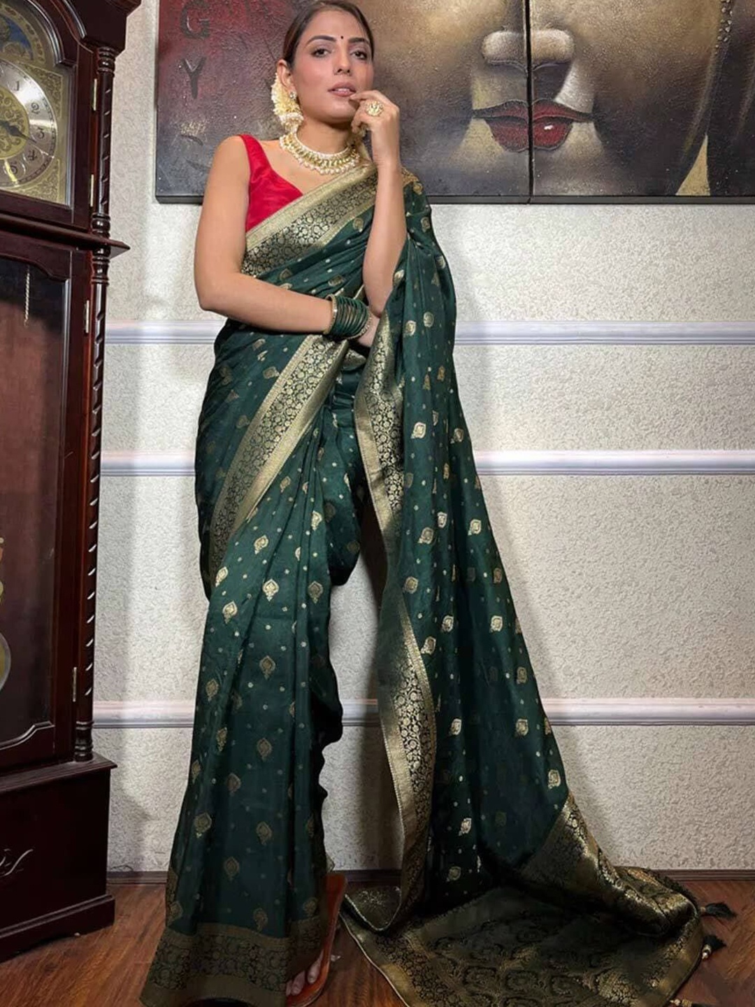 

Aika Woven Design Zari Pure Silk Banarasi Saree, Green