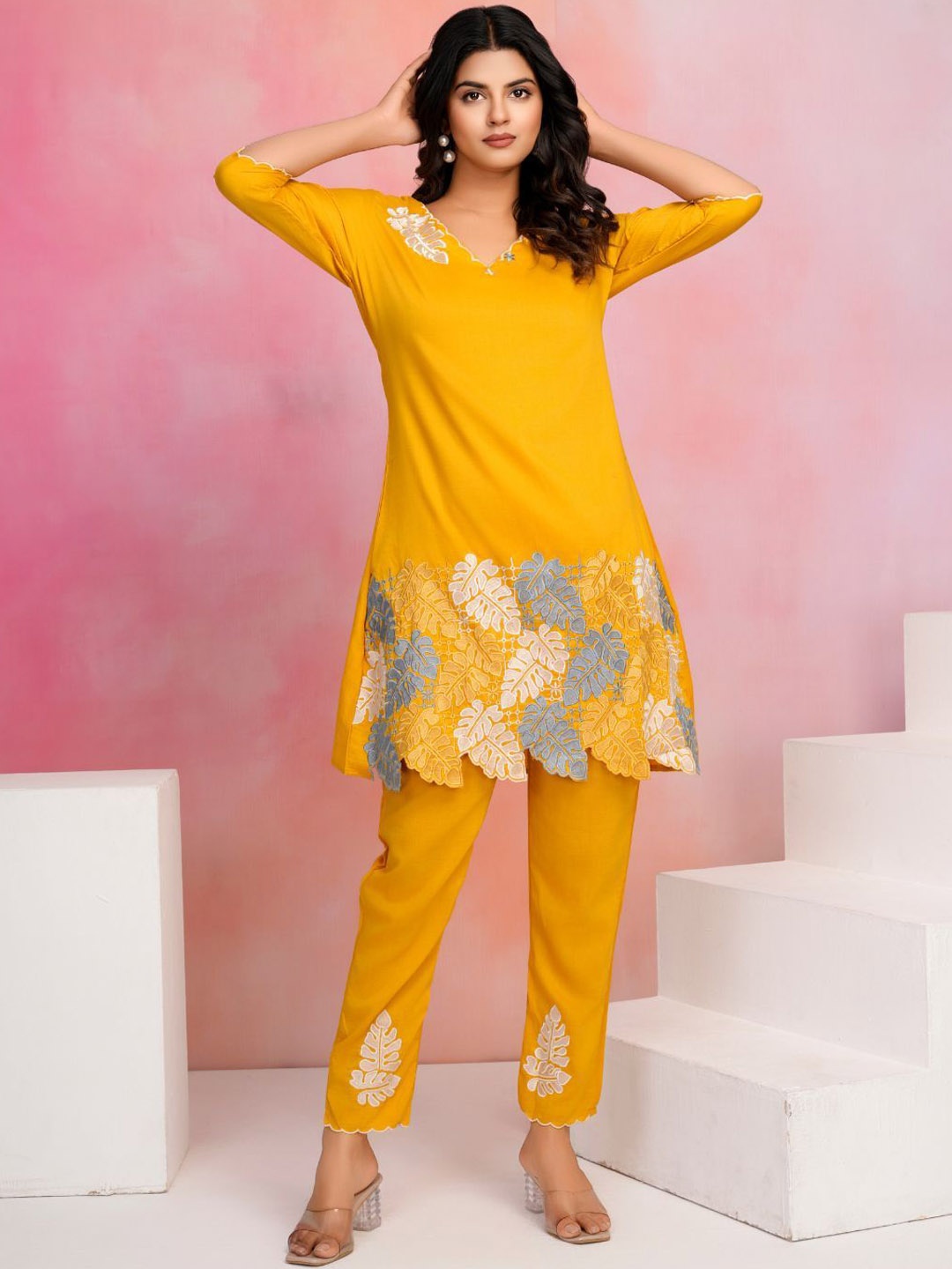 

Kaftanize Thread Work Embroidered Scalloped Co-Ords Set, Yellow