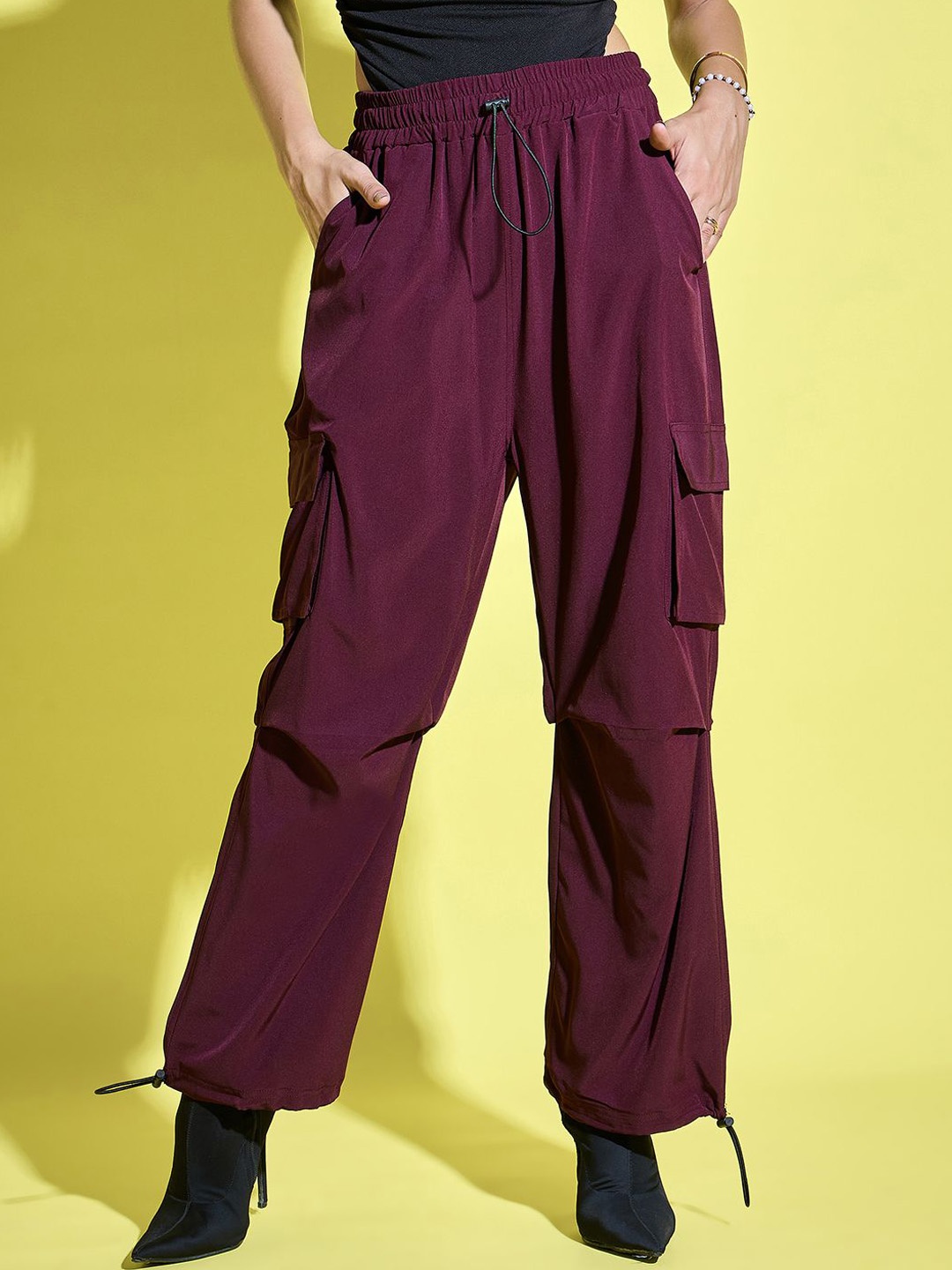 

DIMPY GARMENTS Women Relaxed Loose Fit High-Rise Cargos Trousers, Burgundy