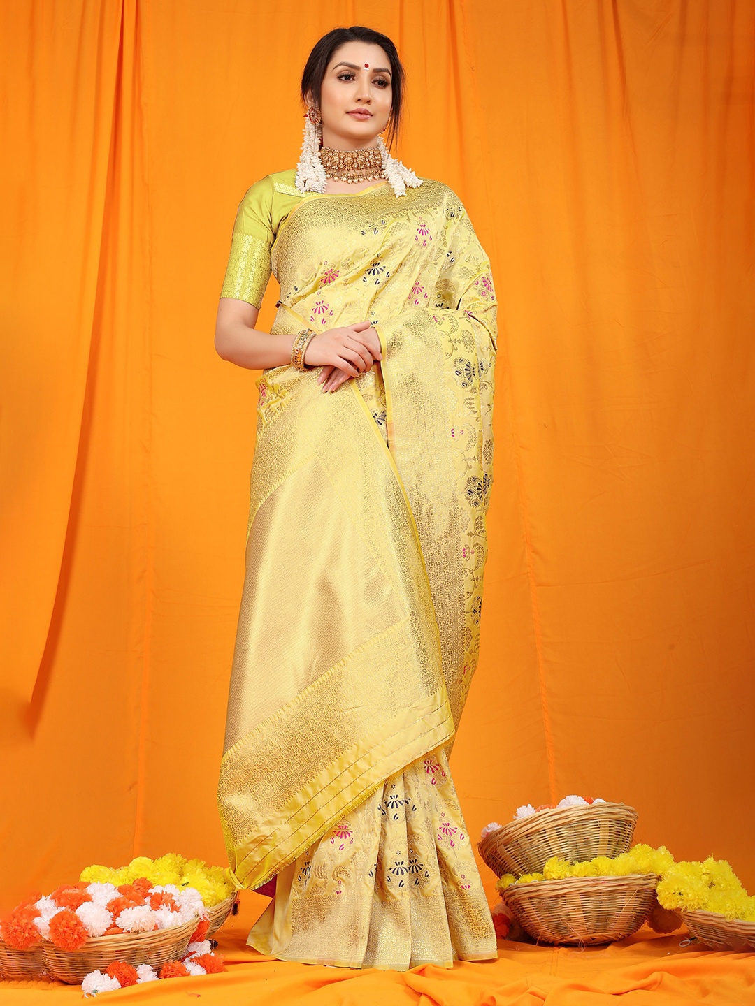 

Kandora Woven Design Zari Pure Silk Banarasi Saree, Yellow