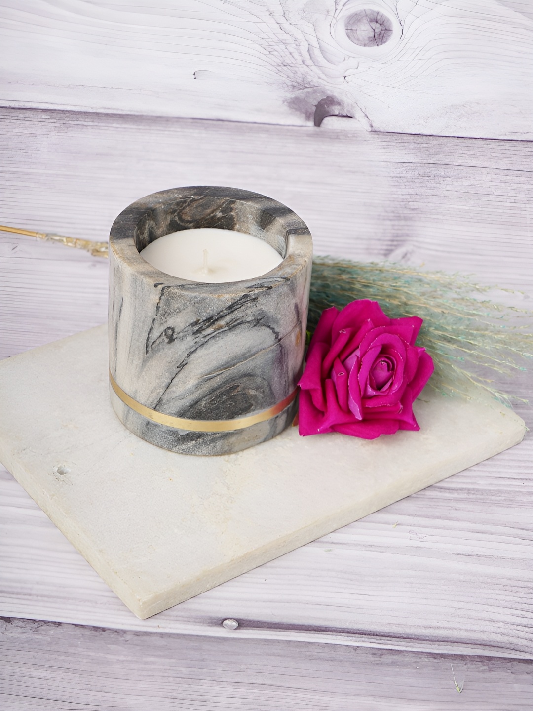 

Aura Black 1 pieces Jar Candle