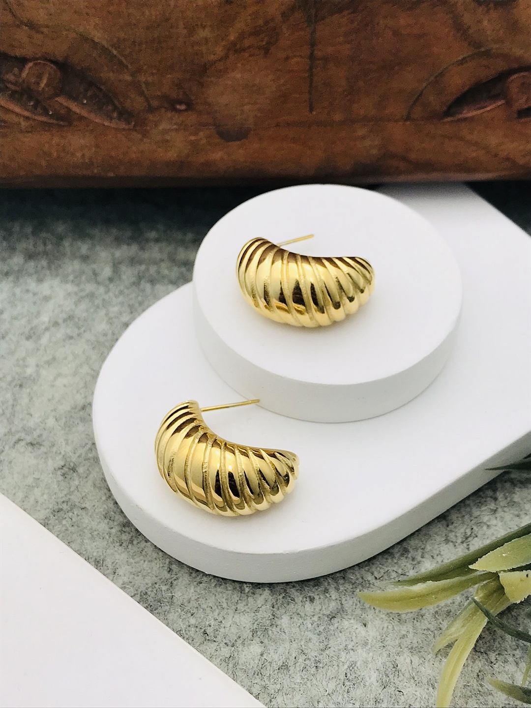 

ANJNI CREATION Gold-Plated Contemporary Shaped Hoop Earrings