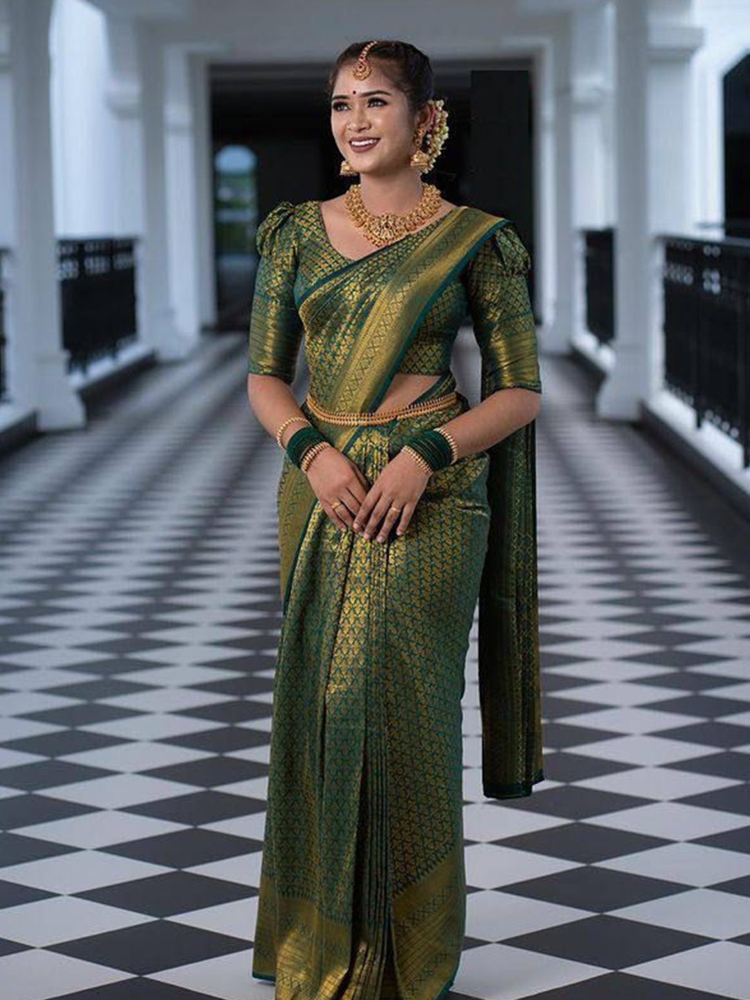 

Aika Woven Design Zari Pure Silk Banarasi Saree, Green