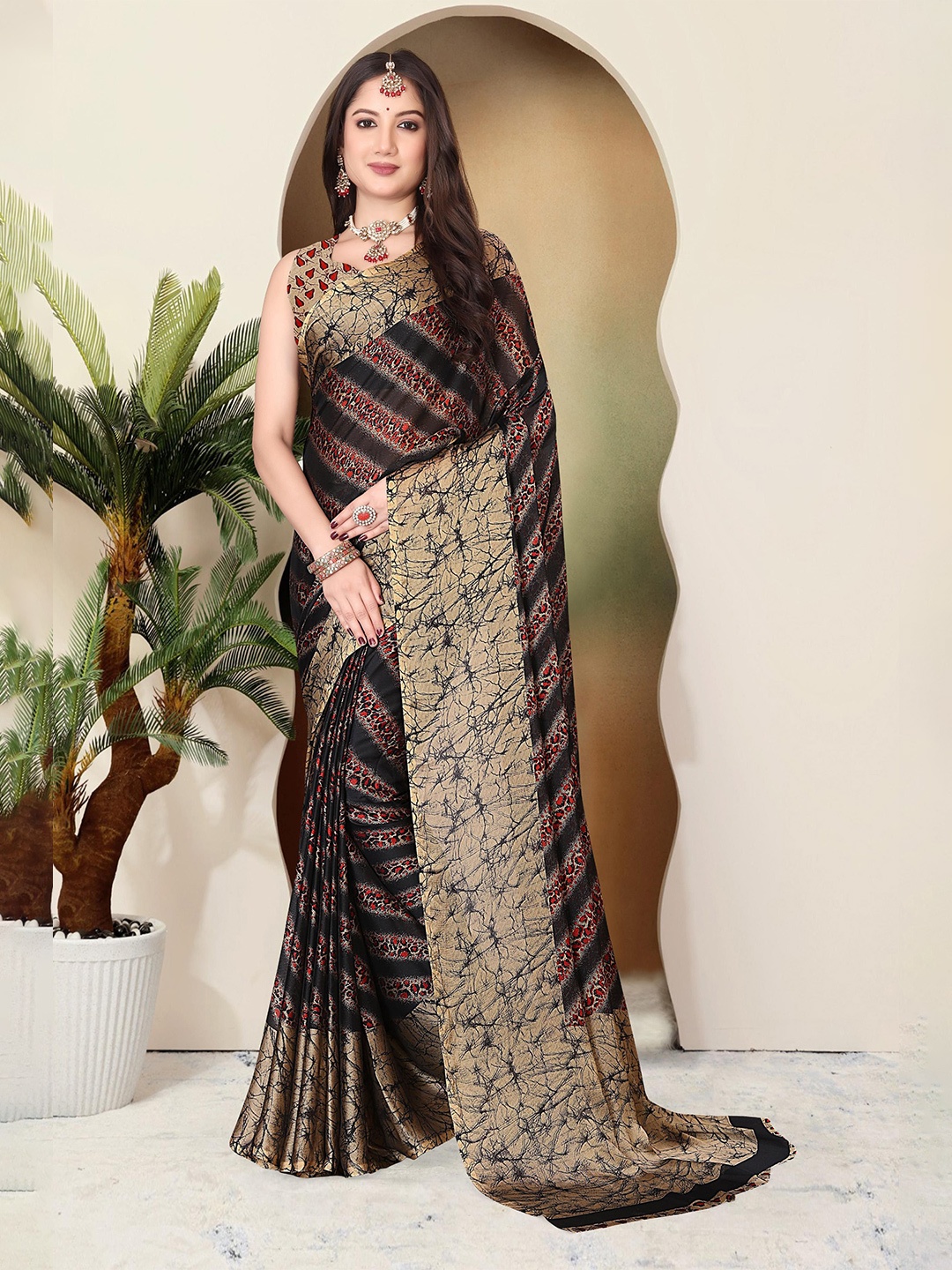 

SUPERLAXMI Pure Chiffon Saree, Black
