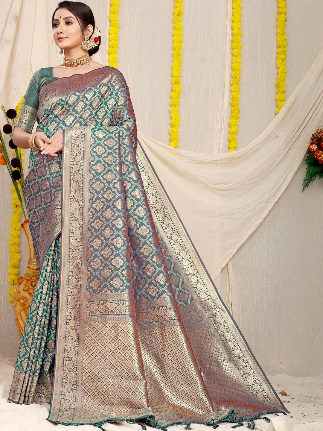 

Kandora Woven Design Zari Pure Silk Banarasi Saree, Teal
