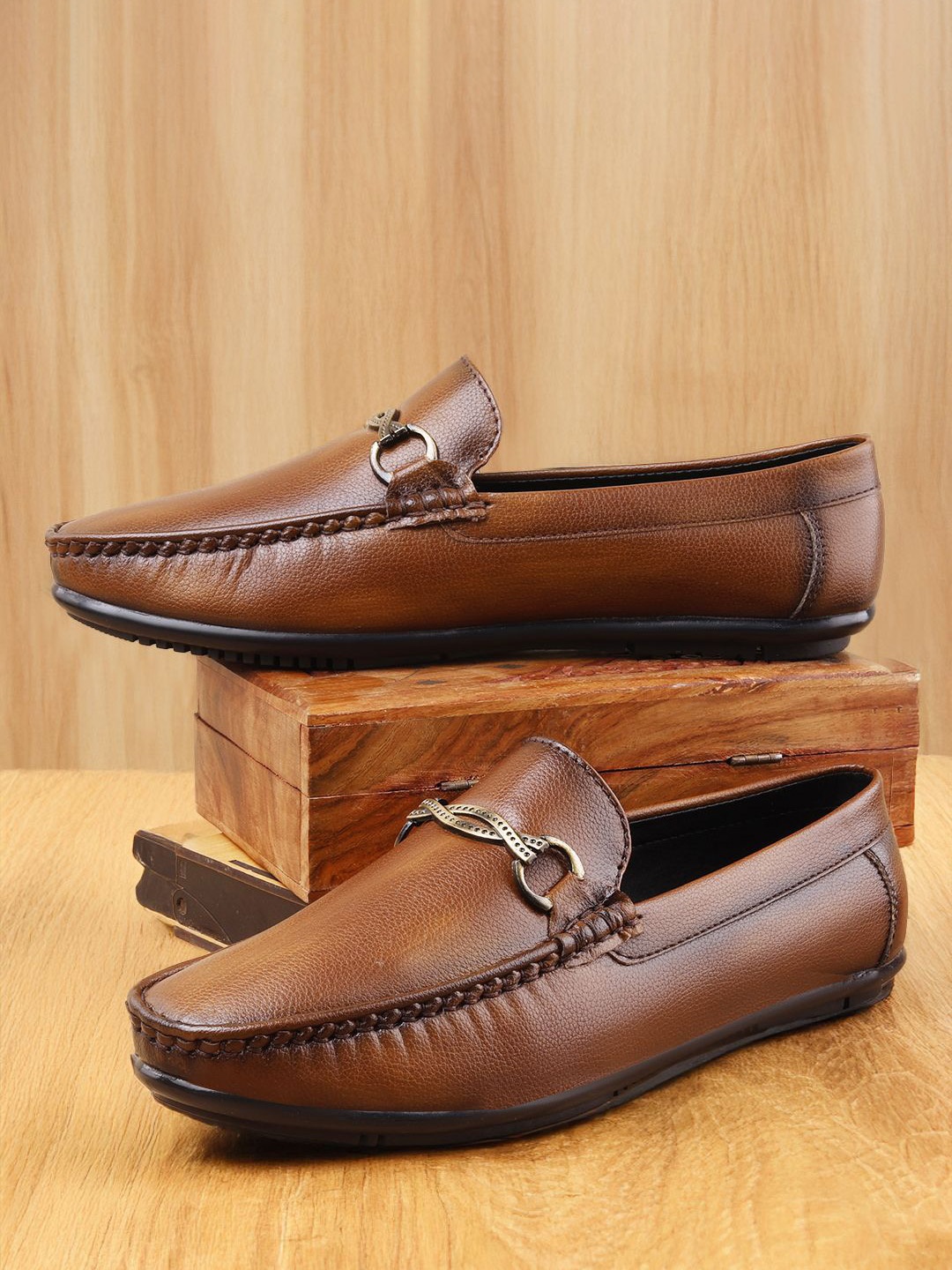 

Mast & Harbour Men Velvet Mojaris, Tan