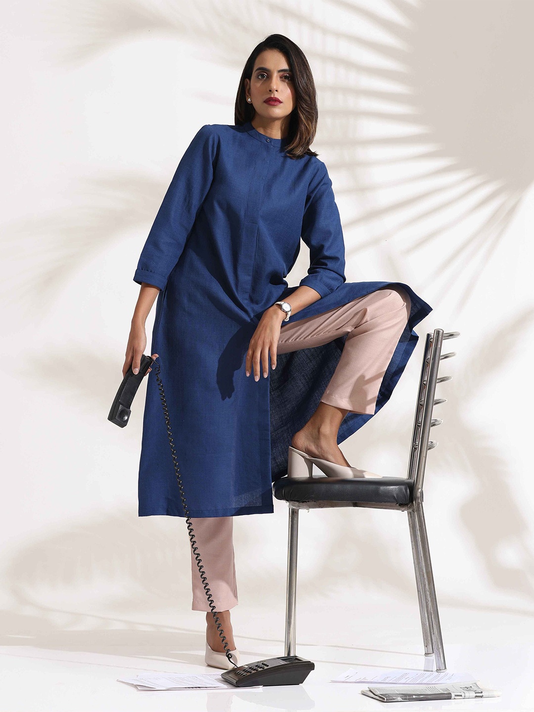 

trueBrowns Women Regular Mandarin Collar A-Line Kurta with Trouser, Blue