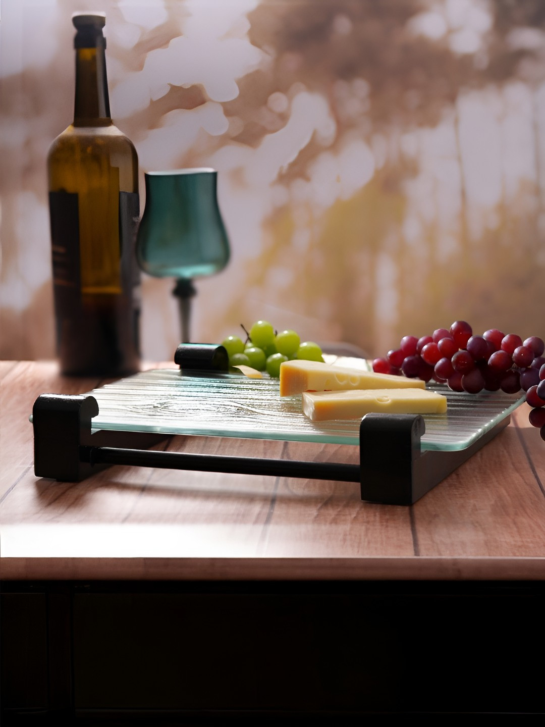 

Troveas Transparent & Black Glass Food Platter