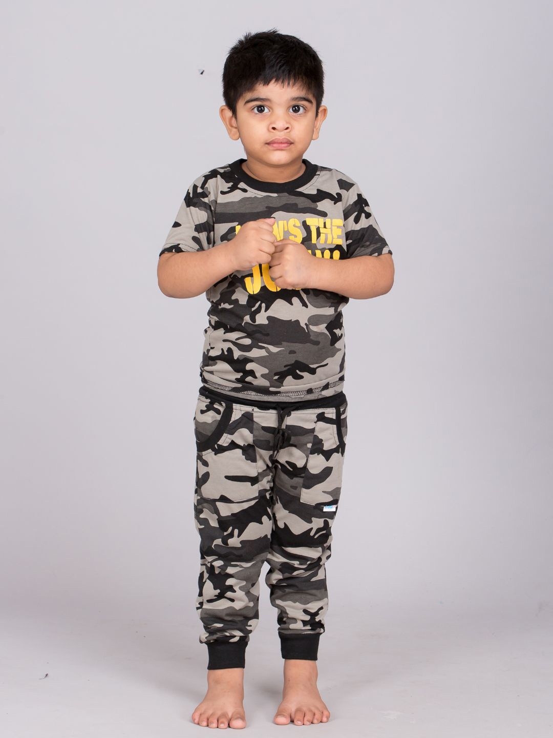 

Tiny Toon Kids Printed Round Neck T-Shirt With Jogger, Grey