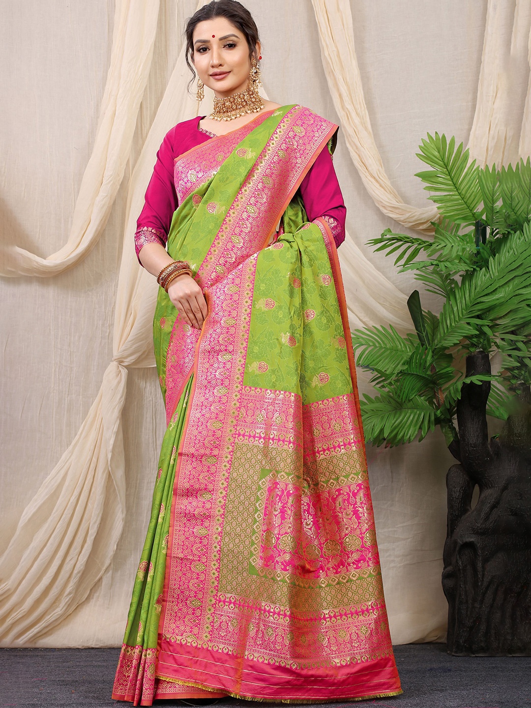 

Kandora Woven Design Zari Pure Silk Paithani Saree, Green