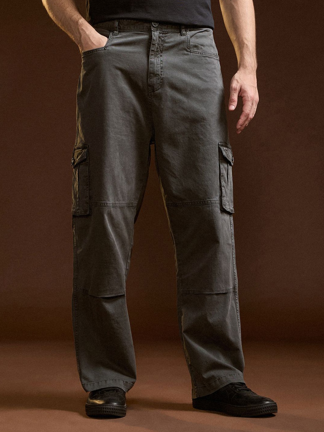 

THE BEAR HOUSE Men Cotton Solid Utility Cargo, Grey