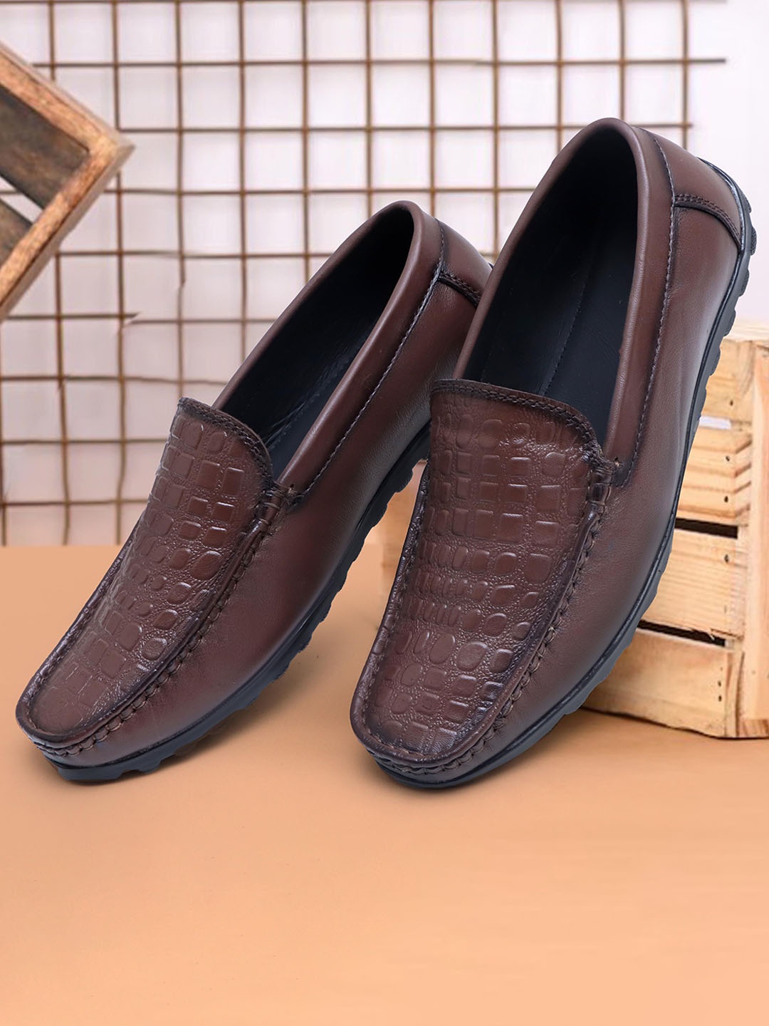 

ARAMISH Men Perforations Leather Loafers, Brown