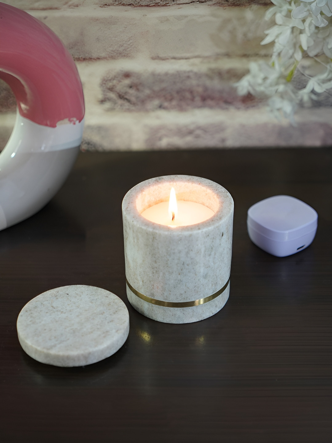 

Aura Grey & Gold-Toned 1 pieces Jar Candle