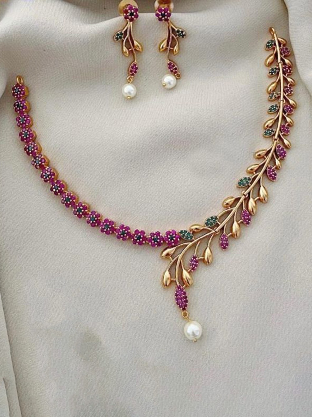 

Rangrozo Jewellery Gold-Plated Stone-Studded & Beaded Jewellery Set