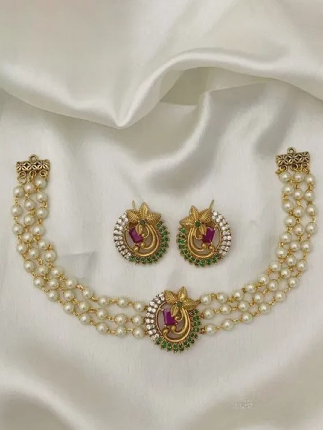 

Rangrozo Jewellery Gold Plated Stones Studded & Beaded Jewellery Set