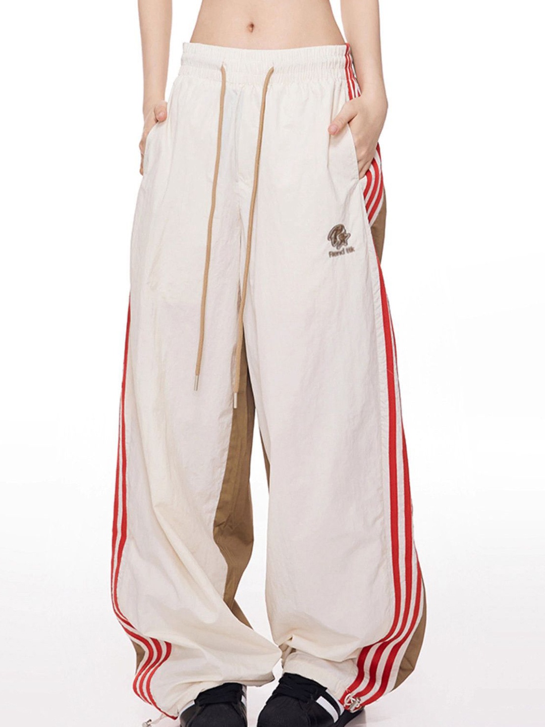 

DressBerry Women Relaxed Fit Mid-Rise Parachute Trousers, Cream
