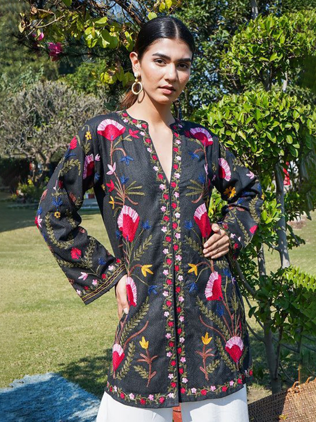

HOUSE OF KARI Floral Embroidered Kashmiri Aari Work Pure Cotton Kurta Jacket, Black