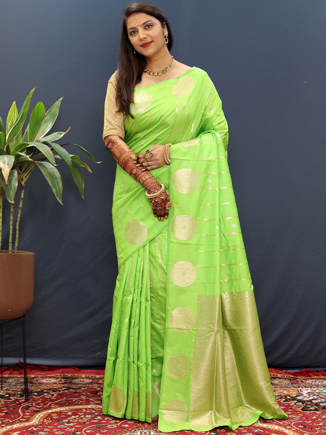 

Kandora Woven Design Zari Pure Silk Paithani Saree, Green