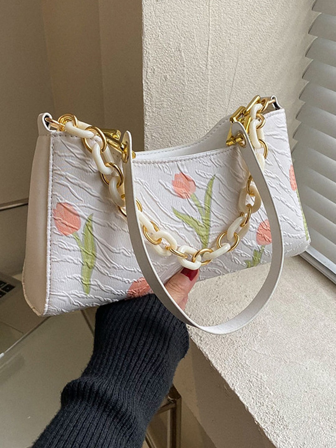 

LULU & SKY Oversized Bucket Shoulder Bag, White