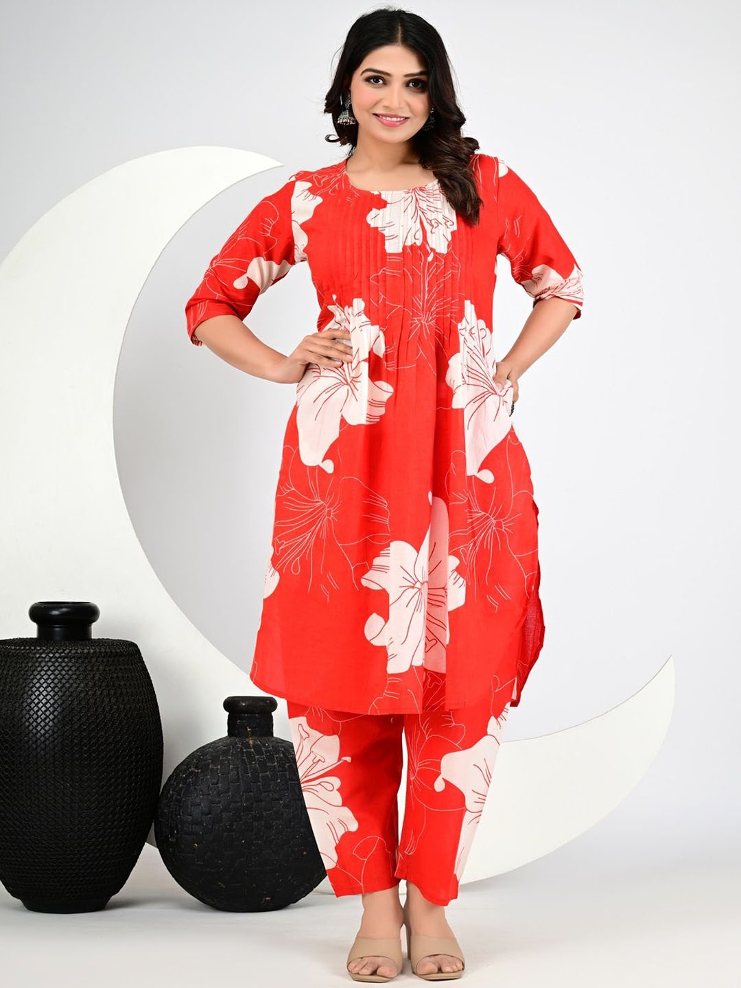 

Divsy Fashion Floral Printed Pleated A-Line Kurta With Trouser, Red