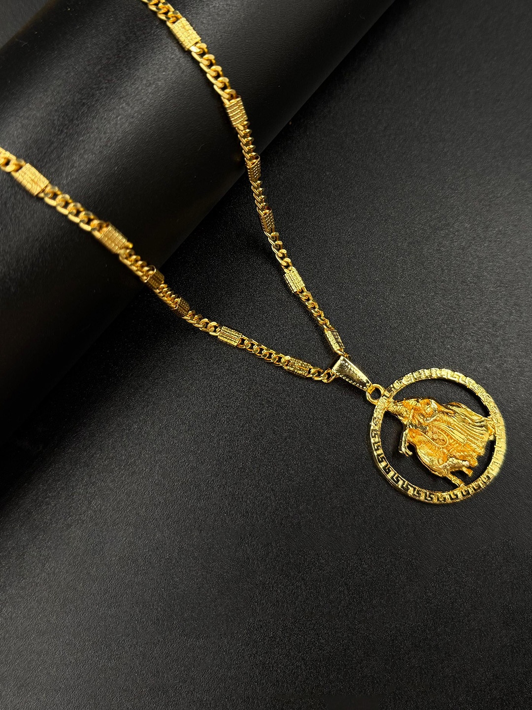 

AKLINA Unisex Gold-Plated God Pendant With Chain