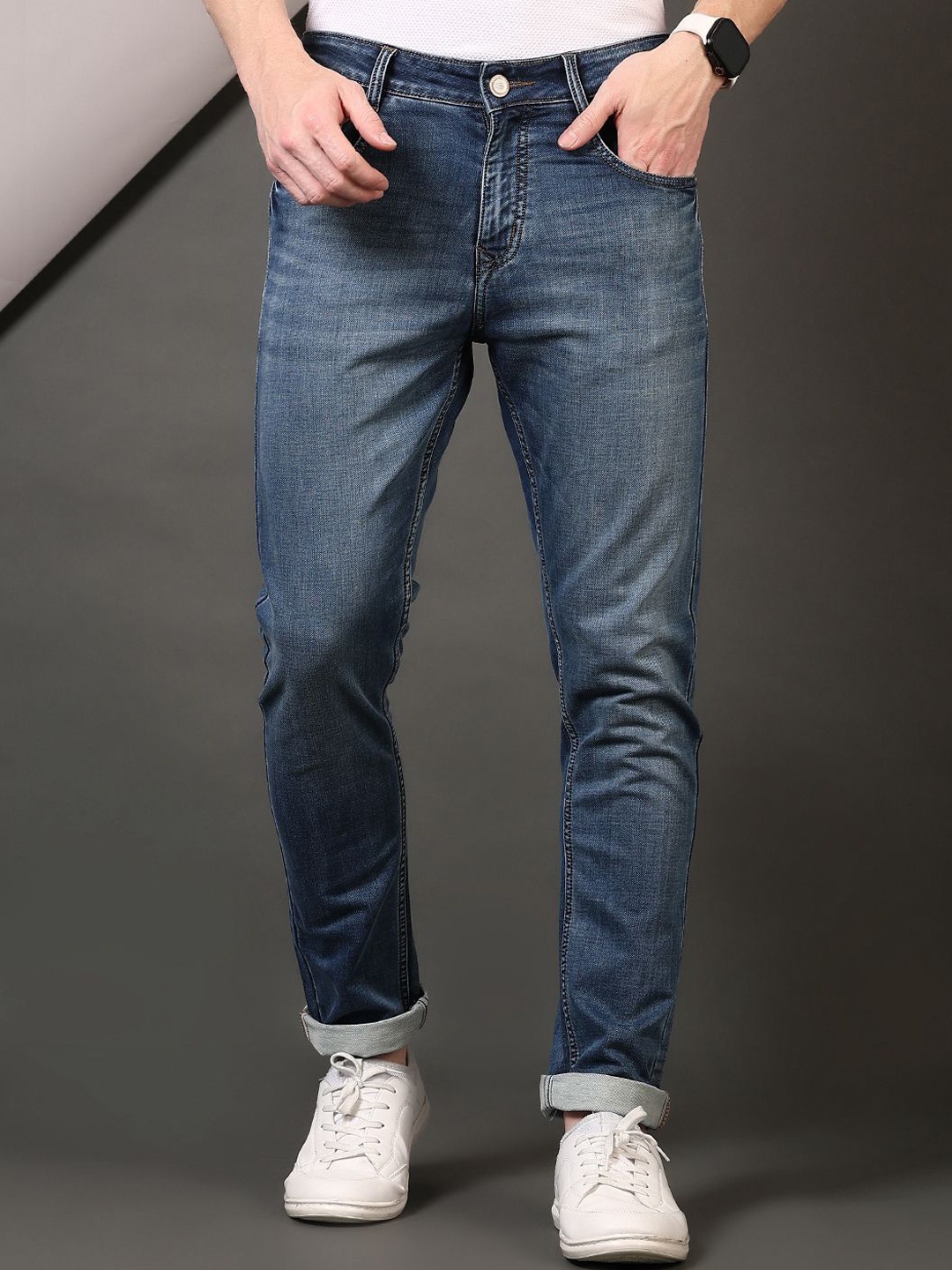 

V-Mart Men Cotton Light Fade Mid-Rise Jeans, Blue