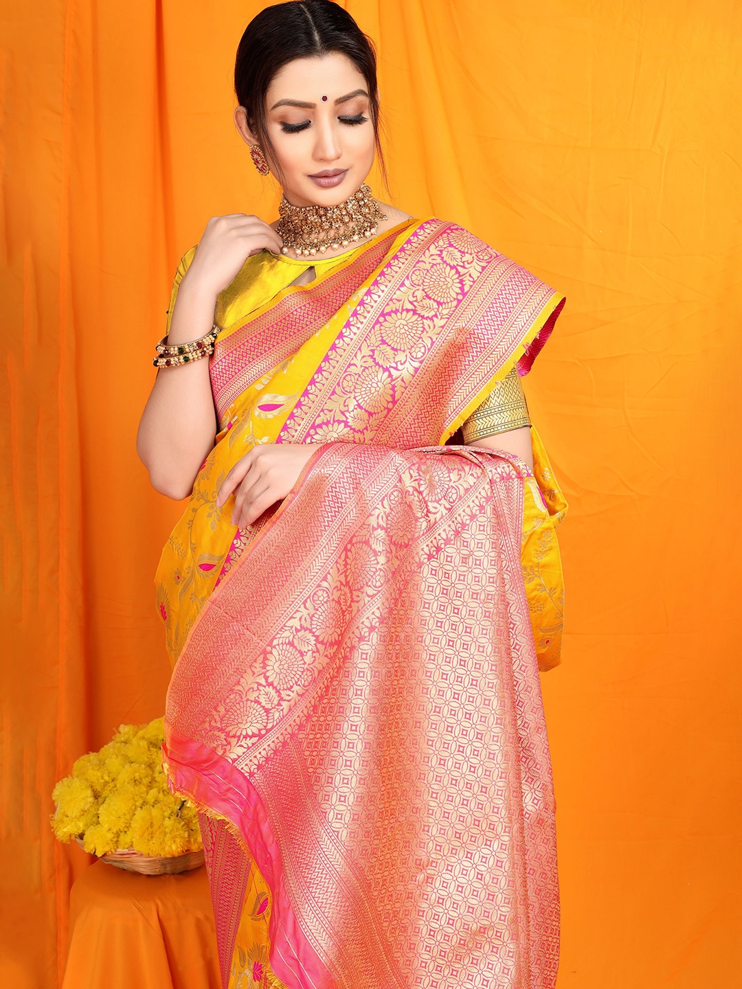 

Kandora Ethnic Motifs Zari Pure Silk Banarasi Saree, Yellow