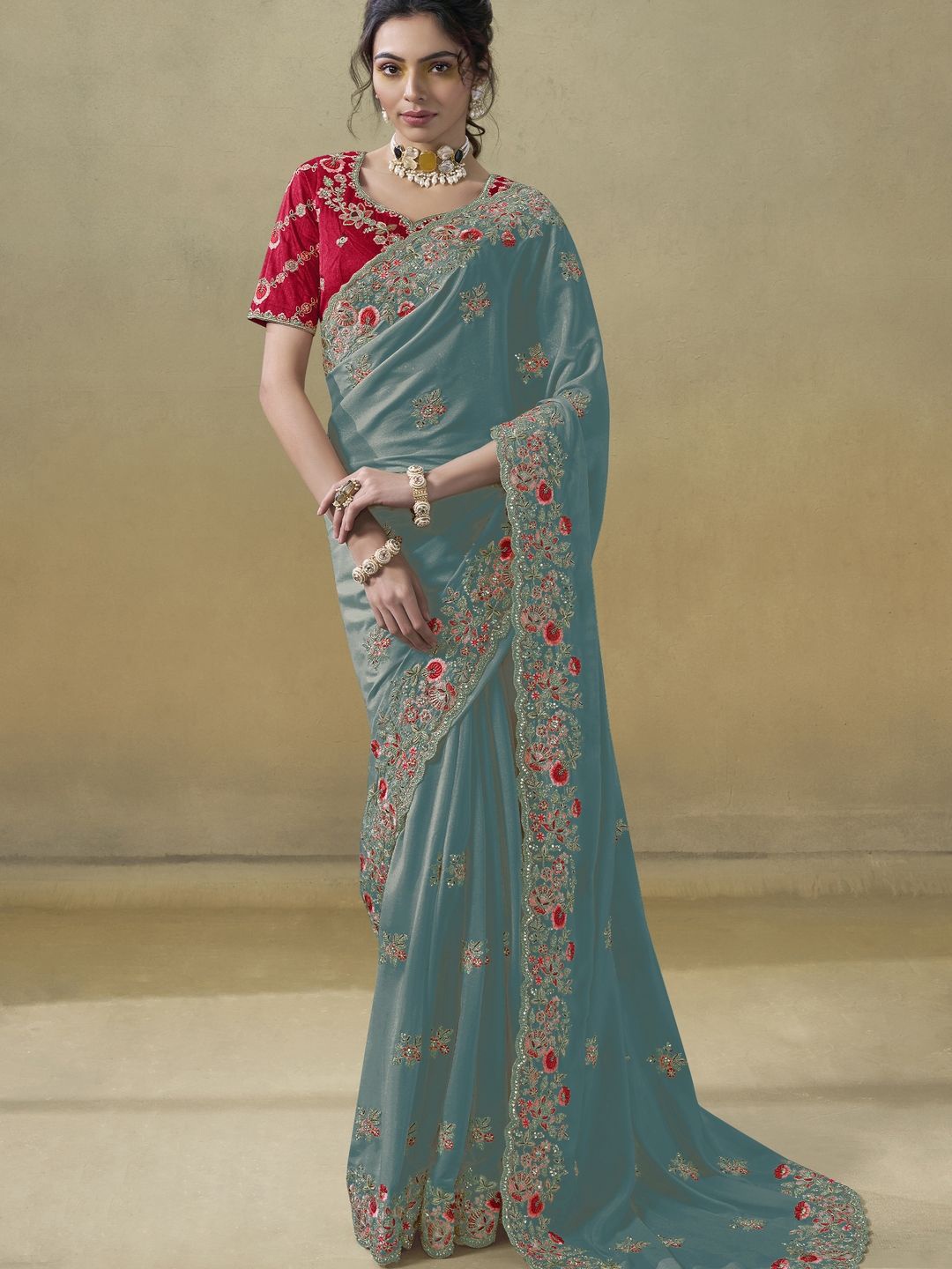 

Suha Floral Sequinned Pure Georgette Saree, Green