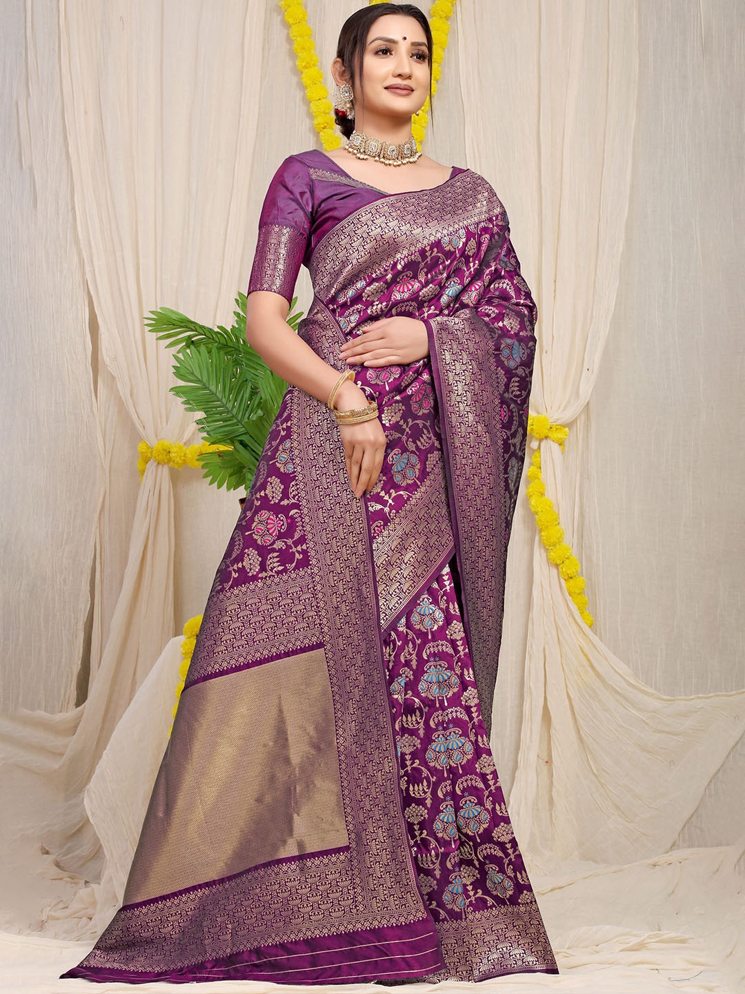 

Kandora Woven Design Zari Pure Silk Banarasi Saree, Purple