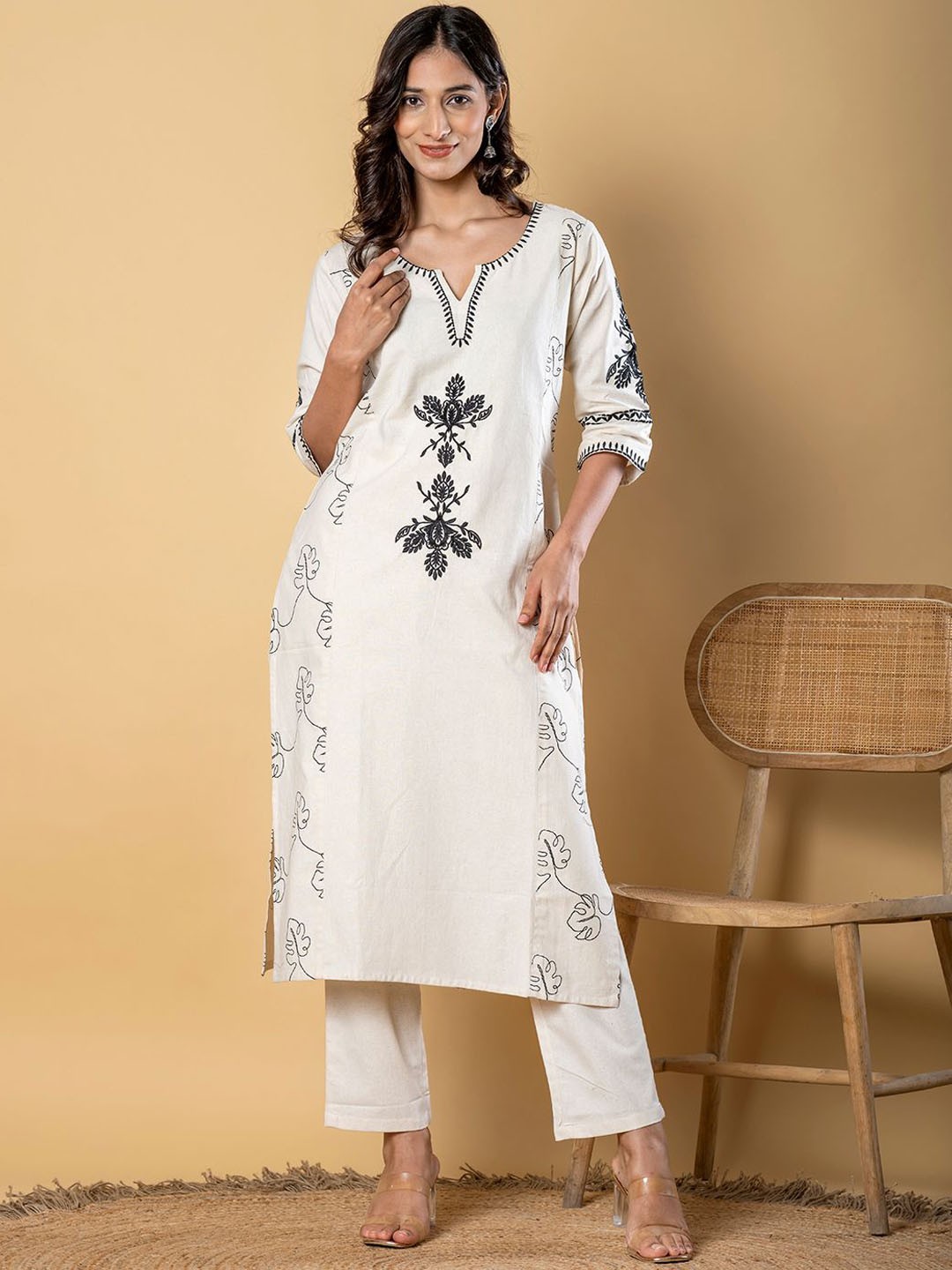 

Readiprint Floral Embroidered Thread Work Straight Kurta With Trousers, Off white