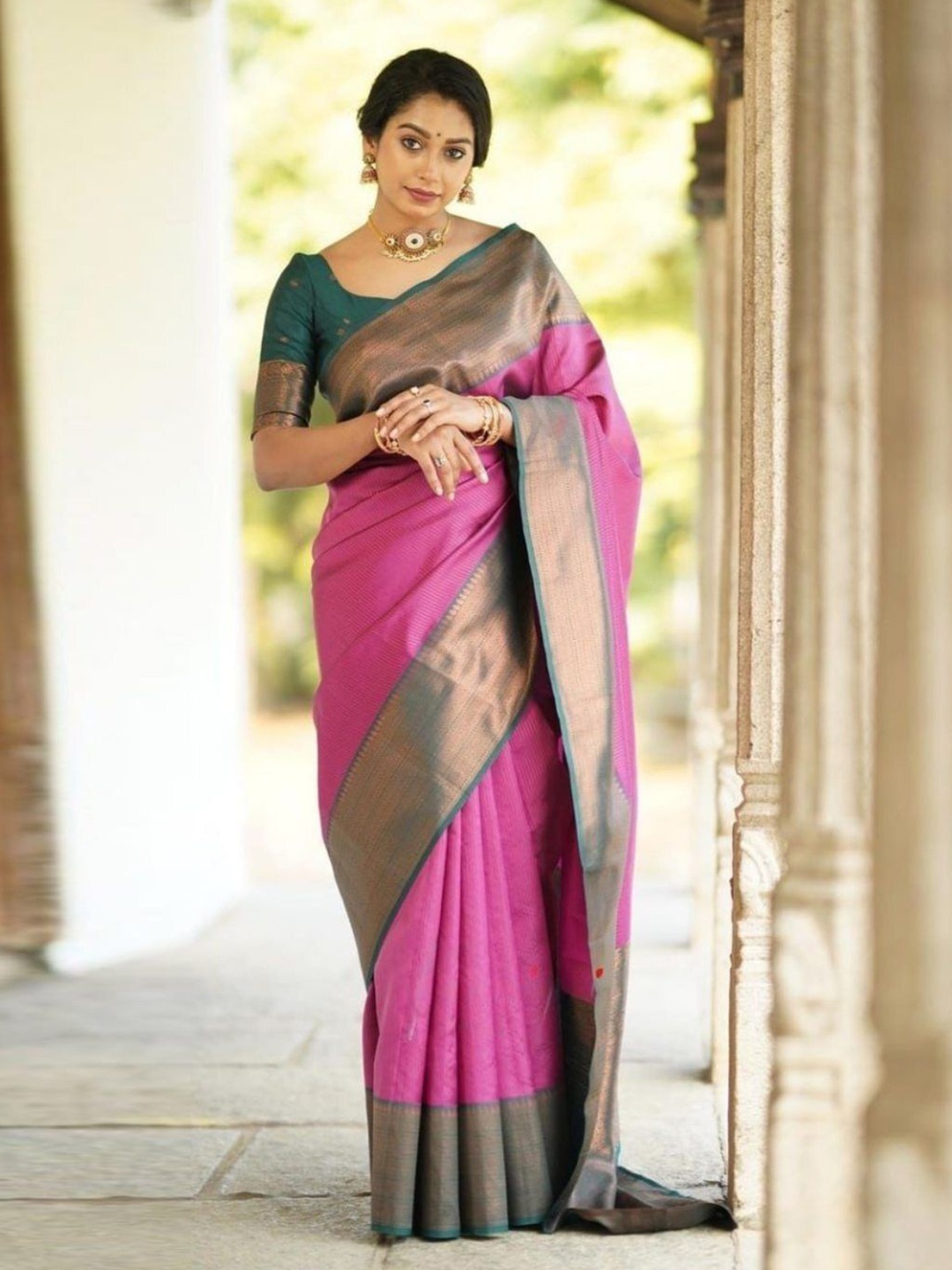 

Aika Woven Design Zari Pure Silk Banarasi Saree, Pink