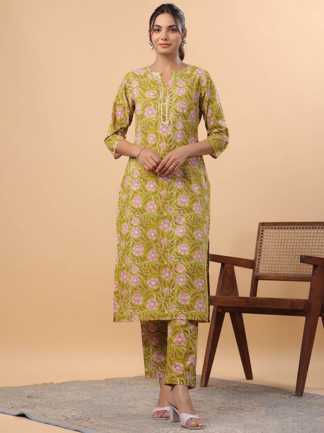 

KALINI Floral Printed Gotta Patti Pure Cotton Straight Kurta with Trouser, Green