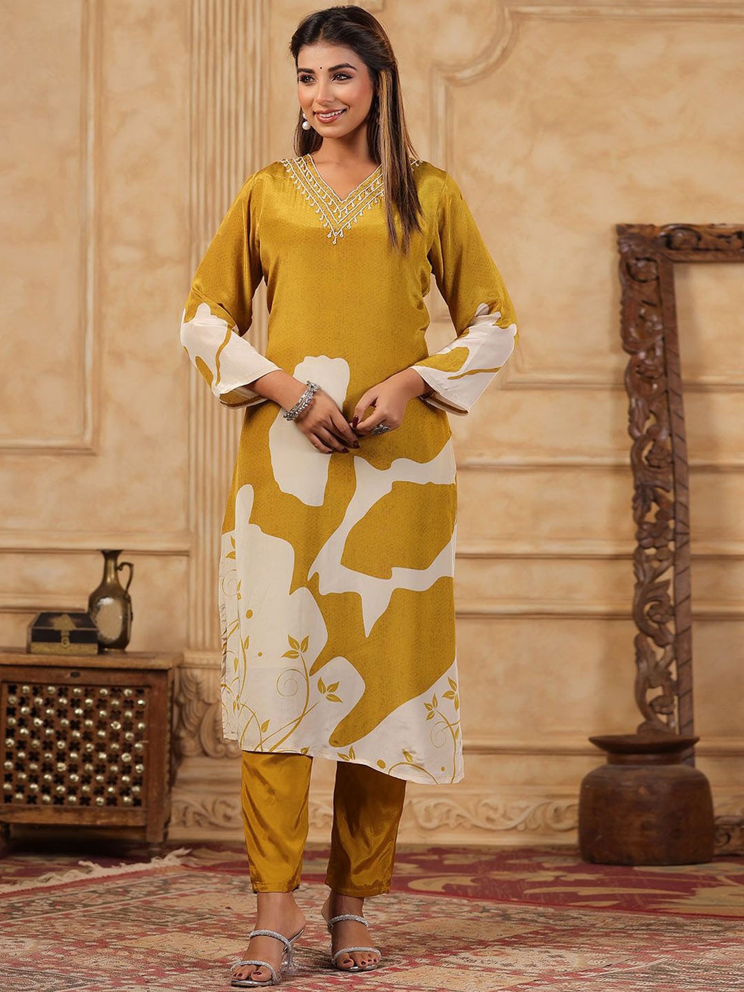 

Meena Bazaar Women Printed Regular Kurta with Trousers & With Dupatta, Mustard