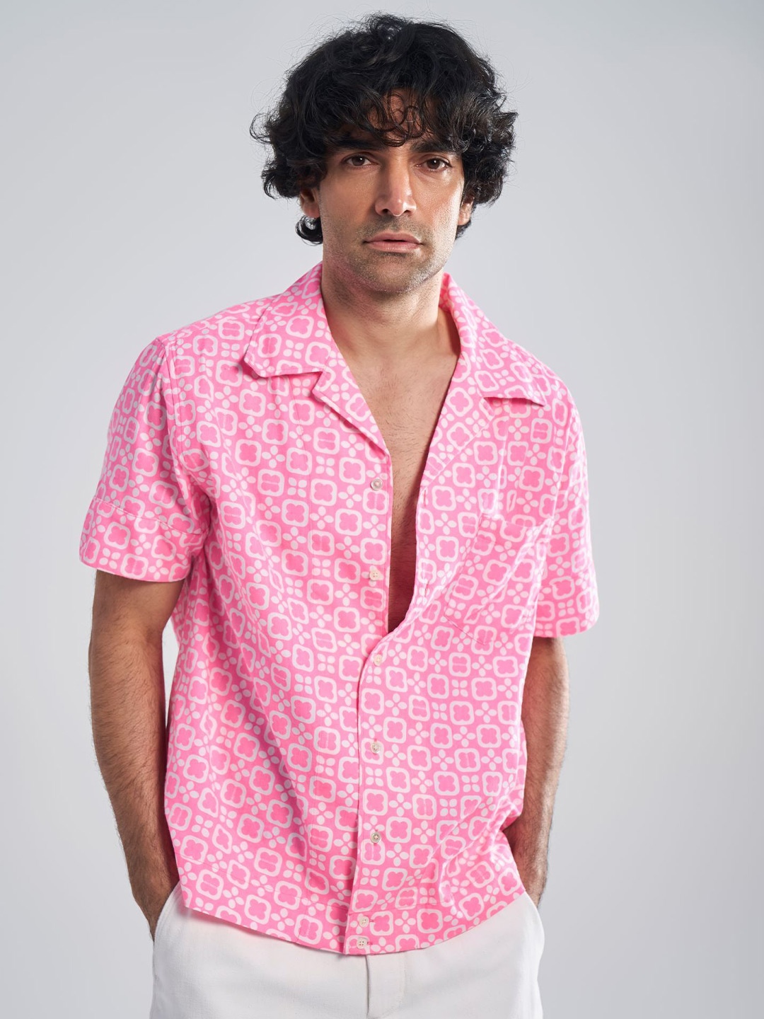 

Terra Luna Men Floral Opaque Printed Casual Shirt, Multi