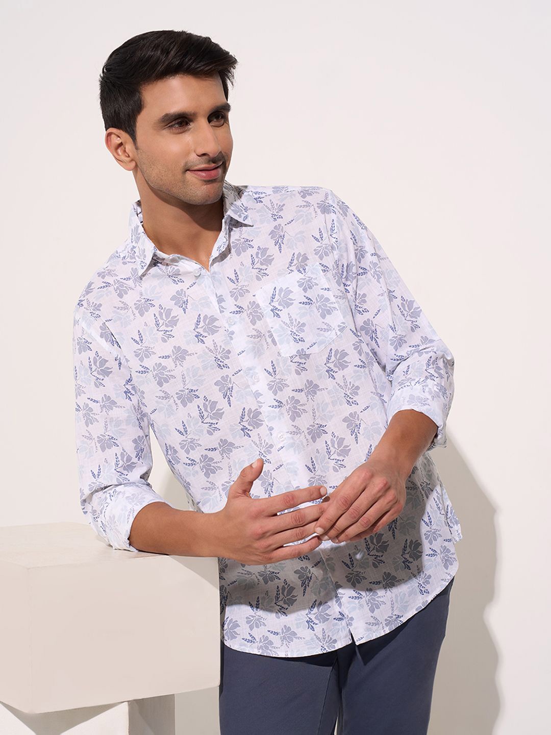 

Peregrine by Pantaloons Men Floral Opaque Printed Casual Shirt, Blue